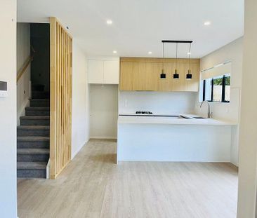 Stylish Brand-New 4 bedroom Home in Massey - Photo 1