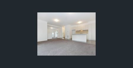 Style and Sophistication - Photo 5