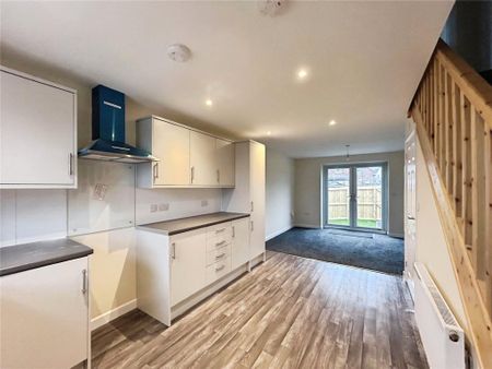 2 bedroom semi-detached house to rent - Photo 2