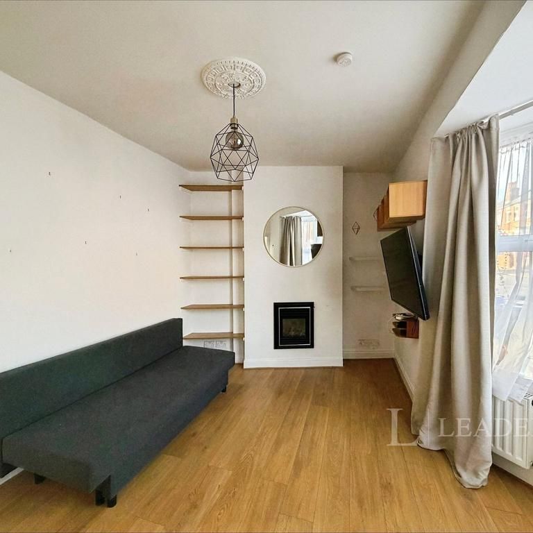 3 bedroom terraced house to rent - Photo 1