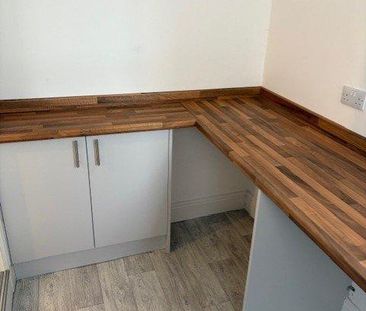 3 bedroom terraced house to rent - Photo 6