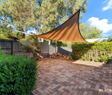 Spacious & Comfortable 4-Bedroom Family Home in Fraser - Photo 2