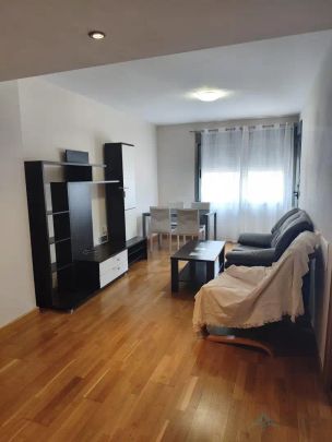 Piso de alquiler en Juan Carlos I - Foto 1