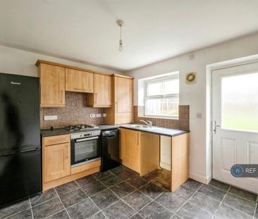 2 bedroom end of terrace house to rent - Photo 4