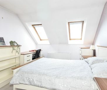 3 bedroom semi-detached house to rent - Photo 3