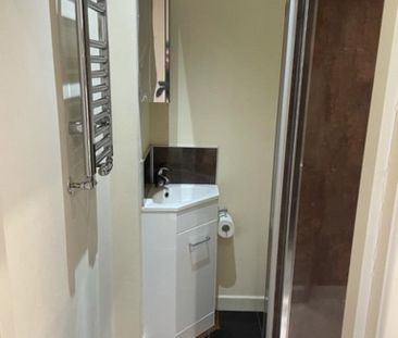 Studio to rent - Photo 6