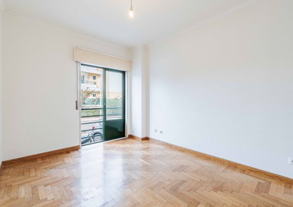 APARTAMENTO T2 NO ARNEIRO - CARCAVELOS