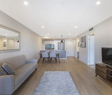 Fully Furnished One Bedroom Apartment + Study - Photo 5