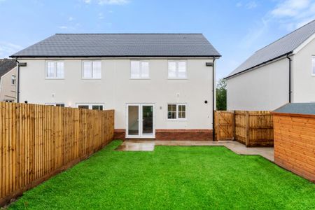 3 bedroom semi-detached house to rent - Photo 3