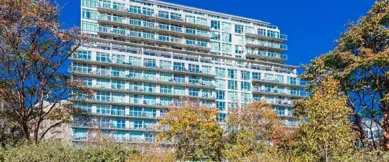 Spacious 1 Bed / 1 Bath Apartment With All Utilities Included + One Parking Spot For $2400 | 650 Queens Quay West, Toronto - Photo 1