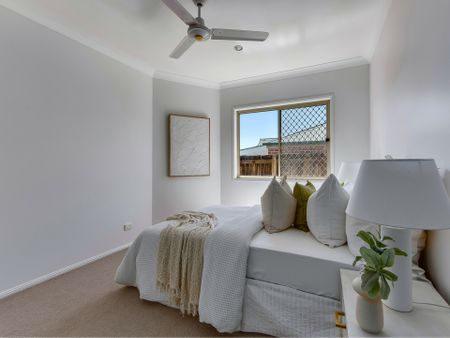 AIR CONDITIONED 4 BEDROOM HOME IN HENDRA - Photo 5