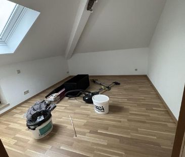 Schöne helle DG Wohnung mit Loggia - Photo 5