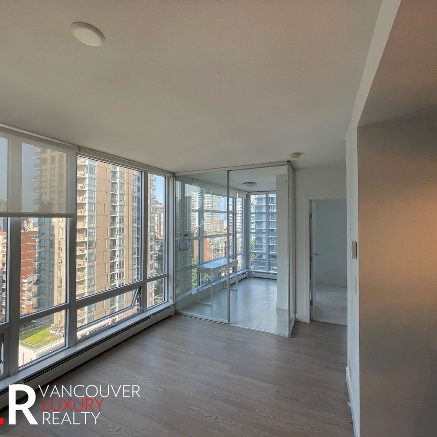 Condo in Downtown Vancouver, BC - Photo 1