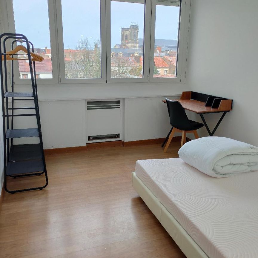 Location Appartement 1 pièce 9m² LA ROCHE SUR YON 85000 - Photo 1