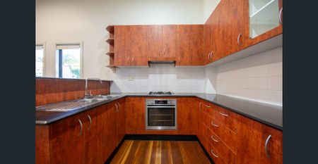 Wollongong Beauty - Photo 3