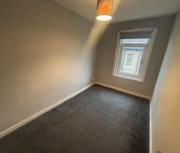 3 bedroom apartment to rent - Photo 2