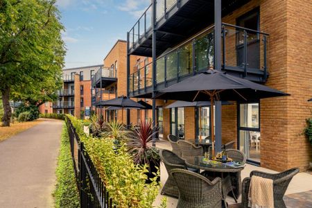 2 bedroom retirement property to rent - Photo 5