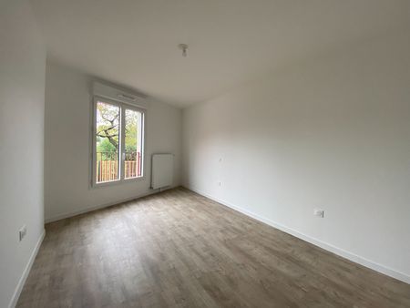Location Appartement 3 pièces 70m² RENNES 35000 - Photo 3