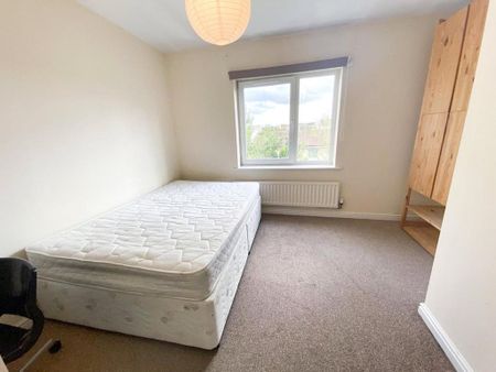 4 bedroom house to rent - Photo 3