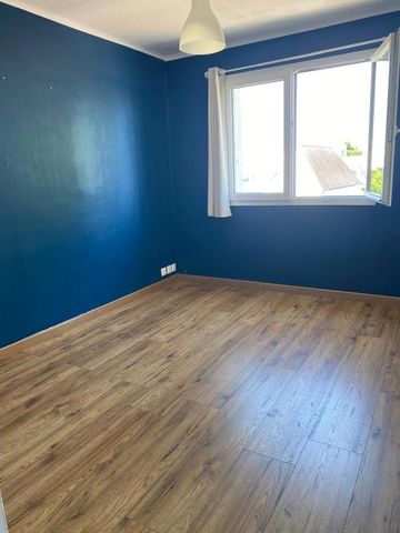 Location Appartement 4 pièces 81m² LORIENT 56100 - Photo 2