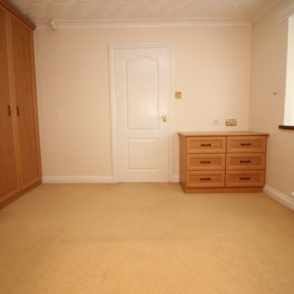 2 Bedroom Detached Bungalow - Photo 1