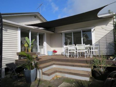 31 Rimu Street, Strandon, New Plymouth - Photo 2