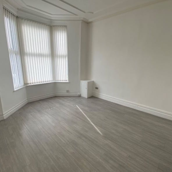 1 Bed Flat, Spellow Lane, L4 - Photo 1