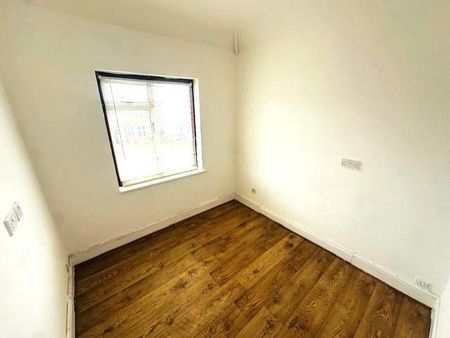 6 bedroom semi-detached house to rent - Photo 3