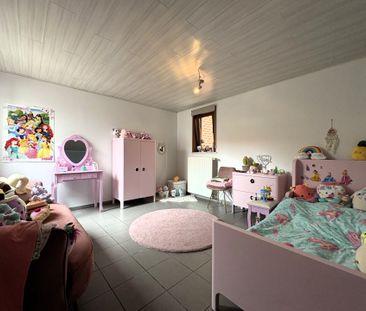 Ruim appartement met 4 slaapkamers en overdekte autostaanplaats - Foto 4