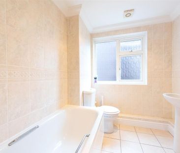 1 bedroom in a house share to rent - Photo 6