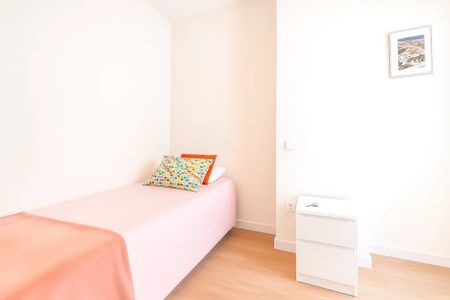 Calle de Santa Feliciana, Madrid, Community of Madrid 28010 - Photo 2