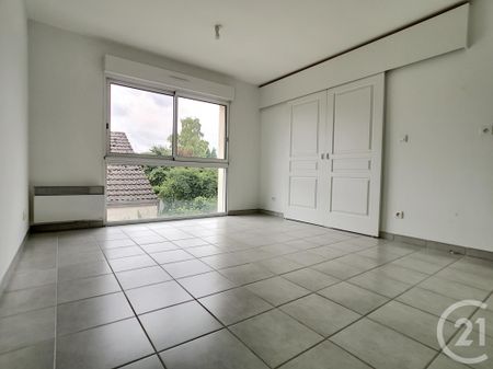 Location Appartement 2 pièces 34m² ST JULIEN LES VILLAS 10800 - Photo 3