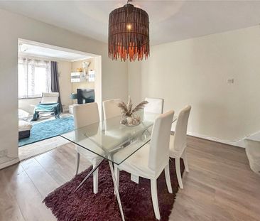 4 bedroom end of terrace house to rent - Photo 2