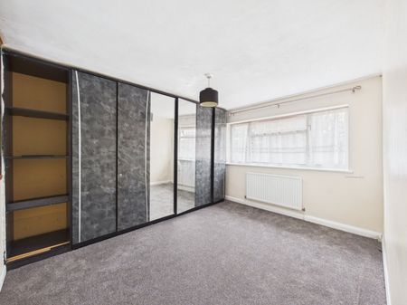 Northborough Road, Slough, Berkshire,SL2 - Photo 2