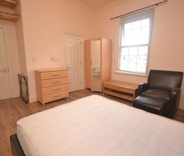 1 bedroom Flat To Let - Photo 3