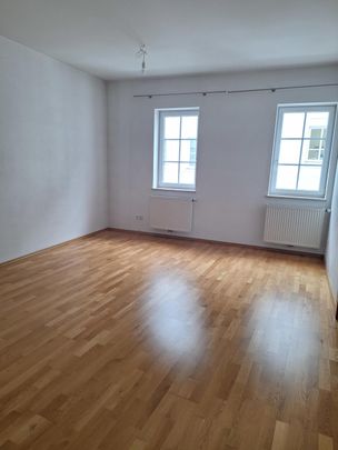 geräumige Familienwohnung im Dachgeschoß - Foto 1