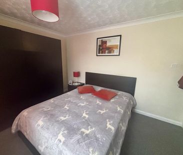 2 bedroom flat to rent - Photo 5