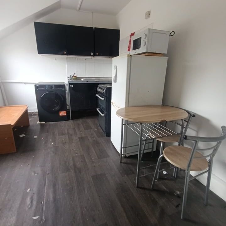 1 Bed Flat, Romford Road, E7 - Photo 1