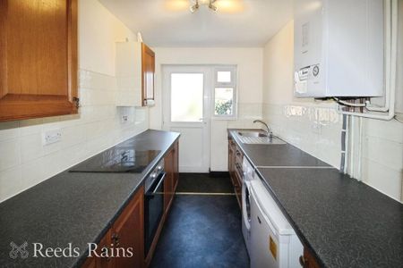 2 bedroom terraced house to rent - Photo 4