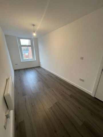 1 bed Apartment - To Let - Photo 2