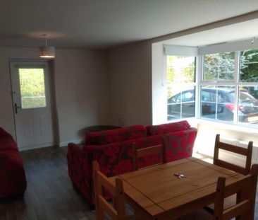 2 bedroom flat to rent - Photo 4