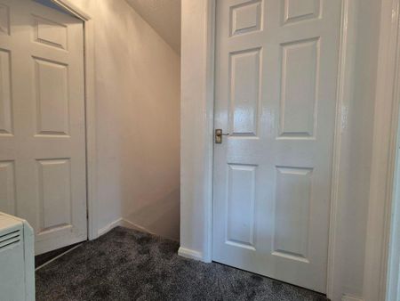 2 bed upper flat to rent in NE31 - Photo 4