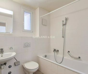 Appartement de 2.5 pièces au 3ème étage avec un balcon - Photo 3
