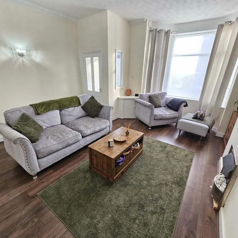 2 bedroom terraced house to rent - Photo 1