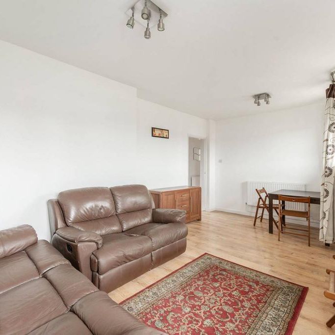 3 bedroom flat to rent - Photo 1