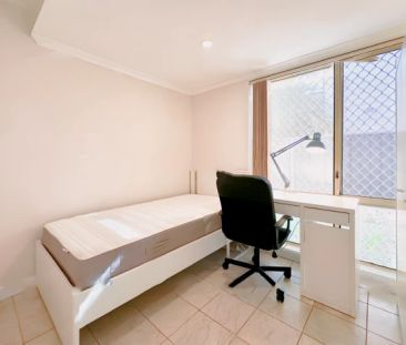 2A Barker St, Sydney - Photo 6