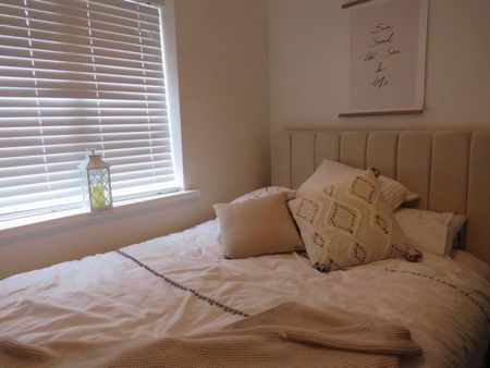 Ella Park, Hull, Anlaby - Photo 3