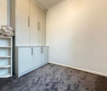 4 bedroom semi-detached house to rent - Photo 3