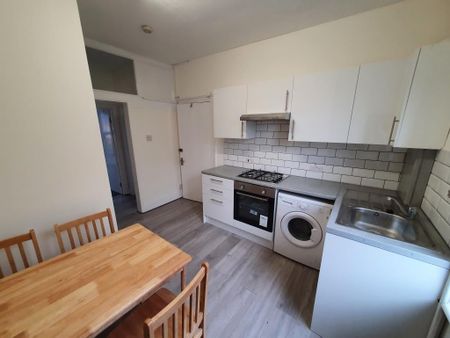 1 Bed Flat, York Road, IG1 - Photo 5