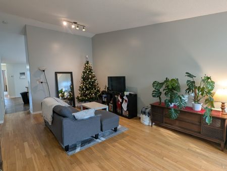 For Lease - 544 Freeman Crescent, Kingston, Ontario - Photo 3